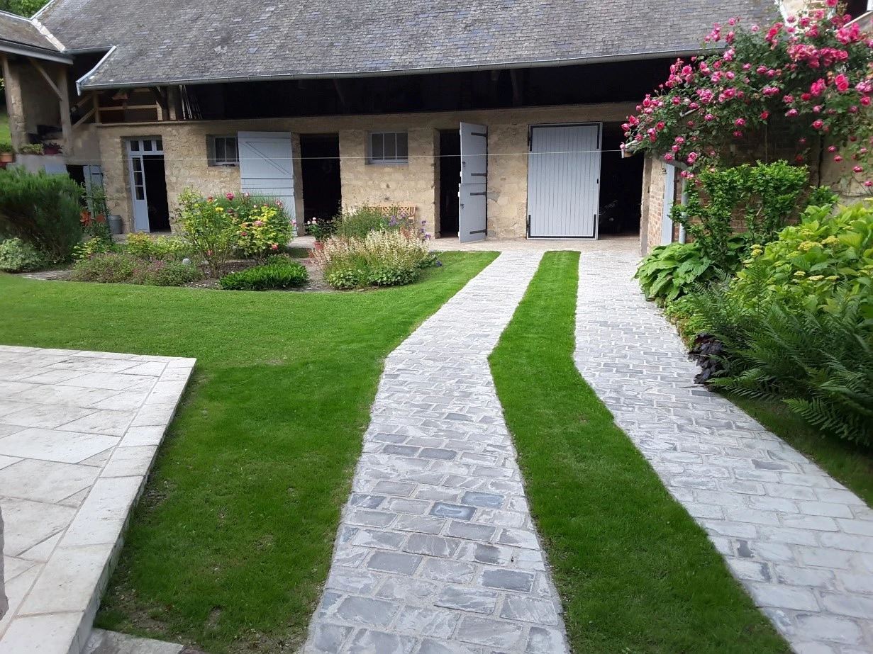 Les Allées et Chemins