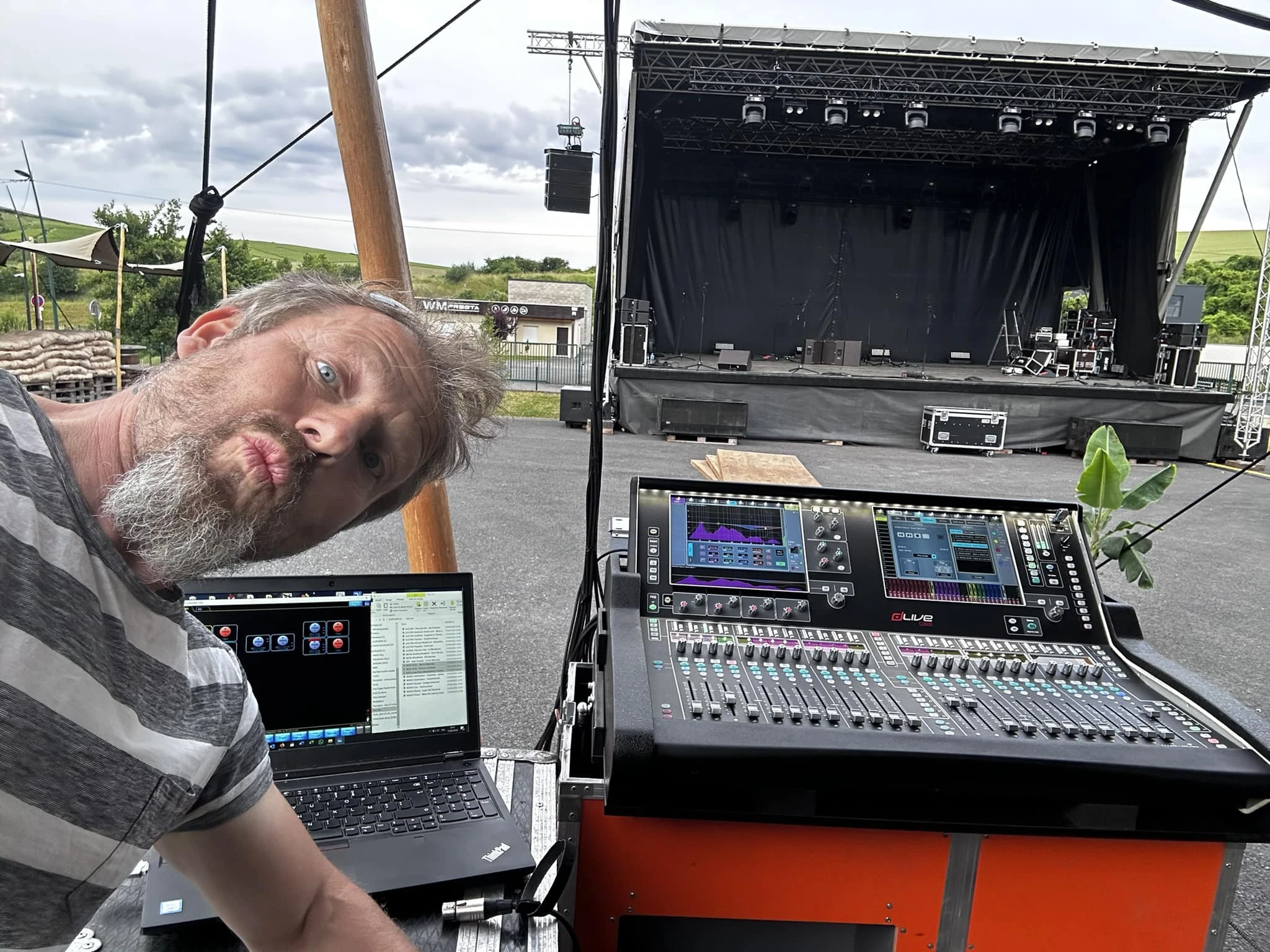 Mise à disposition de techniciens et régie son, lumière et vidéo partout en France – LMS