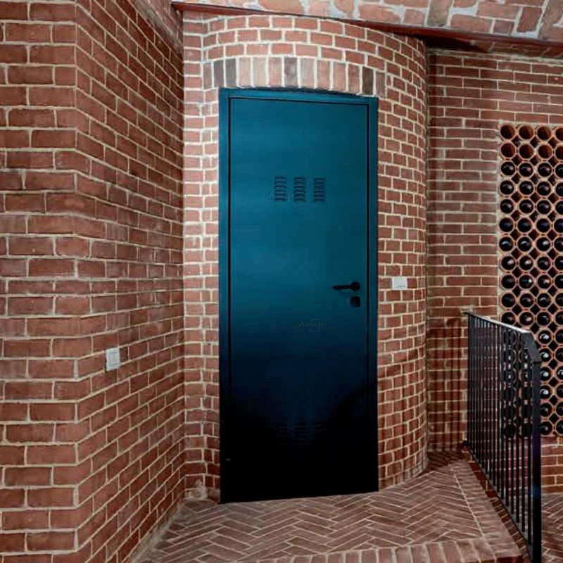 Portes d’accès et d’entrée métalliques hermétiques sur mesure – ASM à Villers-Cotterêts