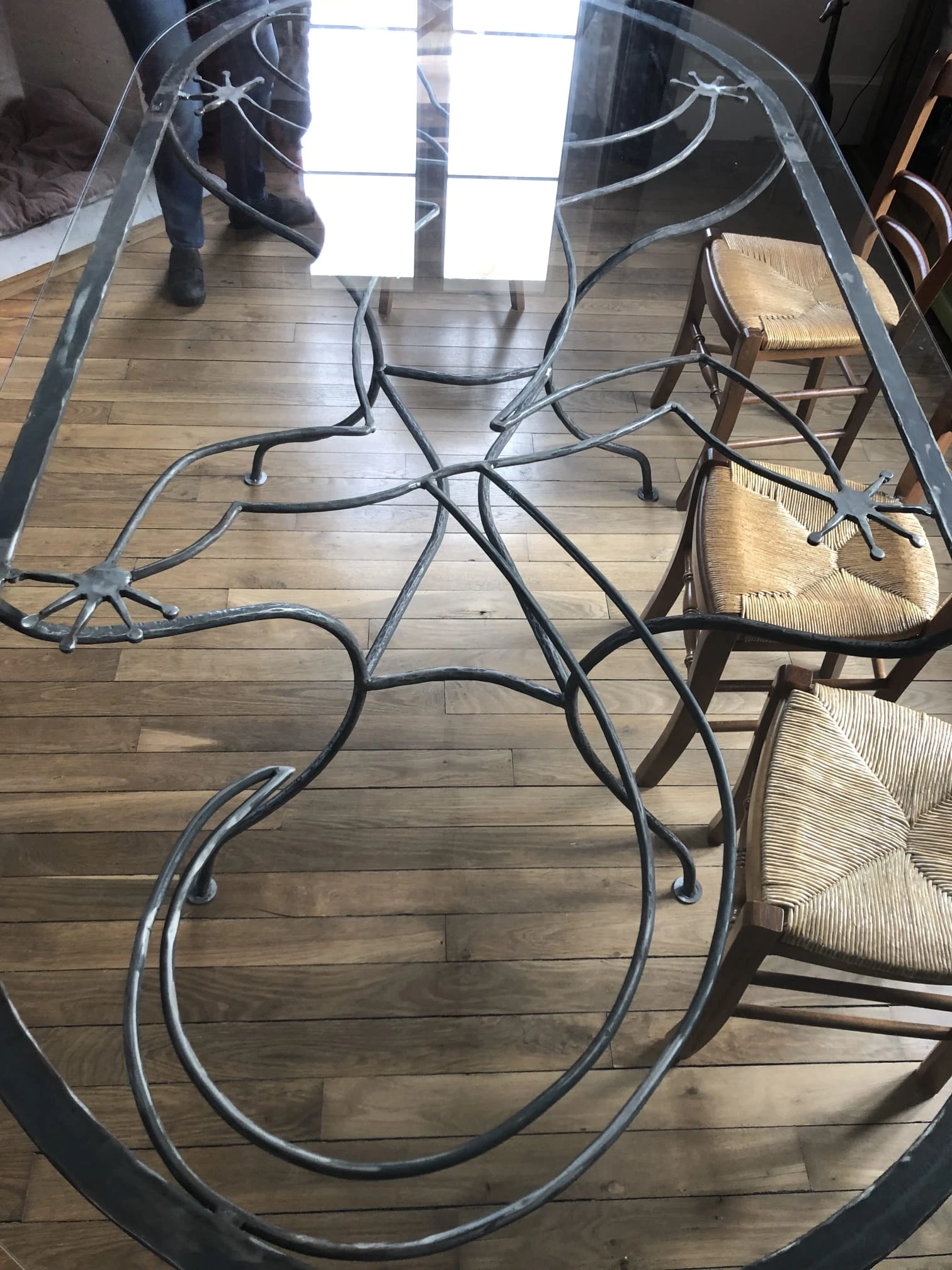 Mobilier design en acier sur mesure – ASM à Villers-Cotterêts