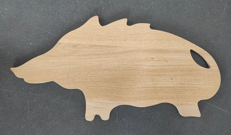 Plateau a servir en forme de sanglier en bois 40 cm x 20 cm