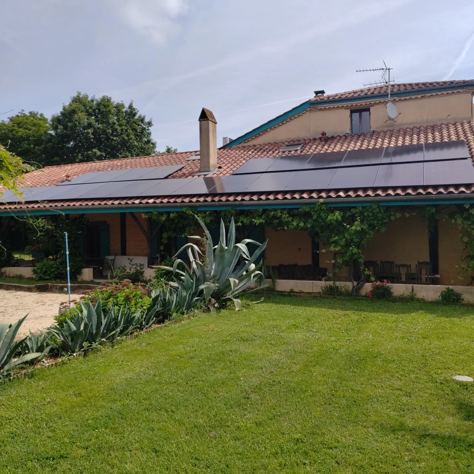 Coup De Coeur TVA 5.5% . Pack Photovoltaïque 5 kWc Bourgeois Global monophasé + Routeur intelligent inclus pose compris