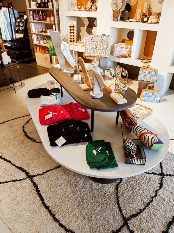 Aménagement magasin vêtement et accessoires