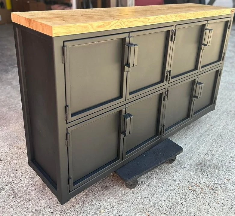 Mobilier Acier & Bois – L’alliance du style et de la durabilité