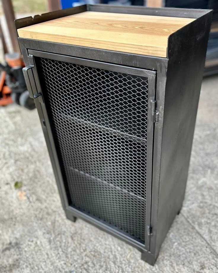 Mobilier Acier & Bois – L’alliance du style et de la durabilité