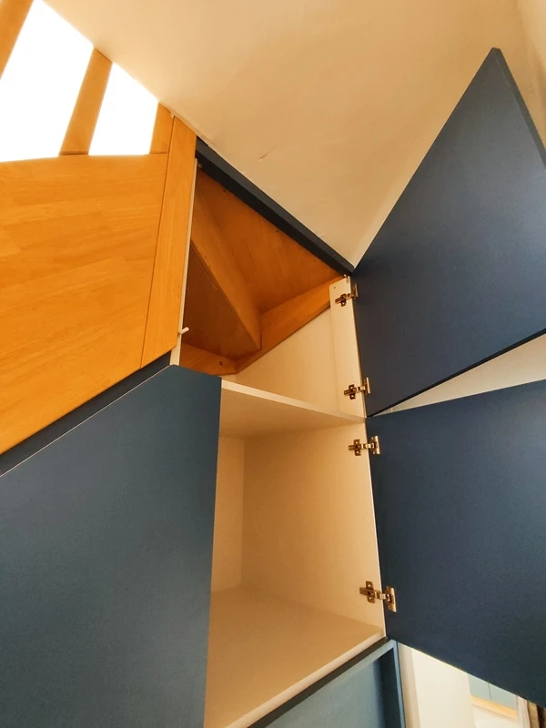 rangement sous escalier