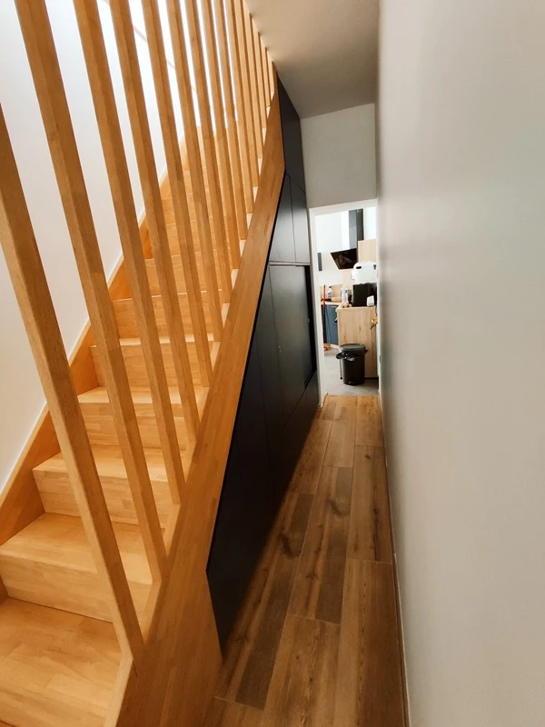 rangement sous escalier