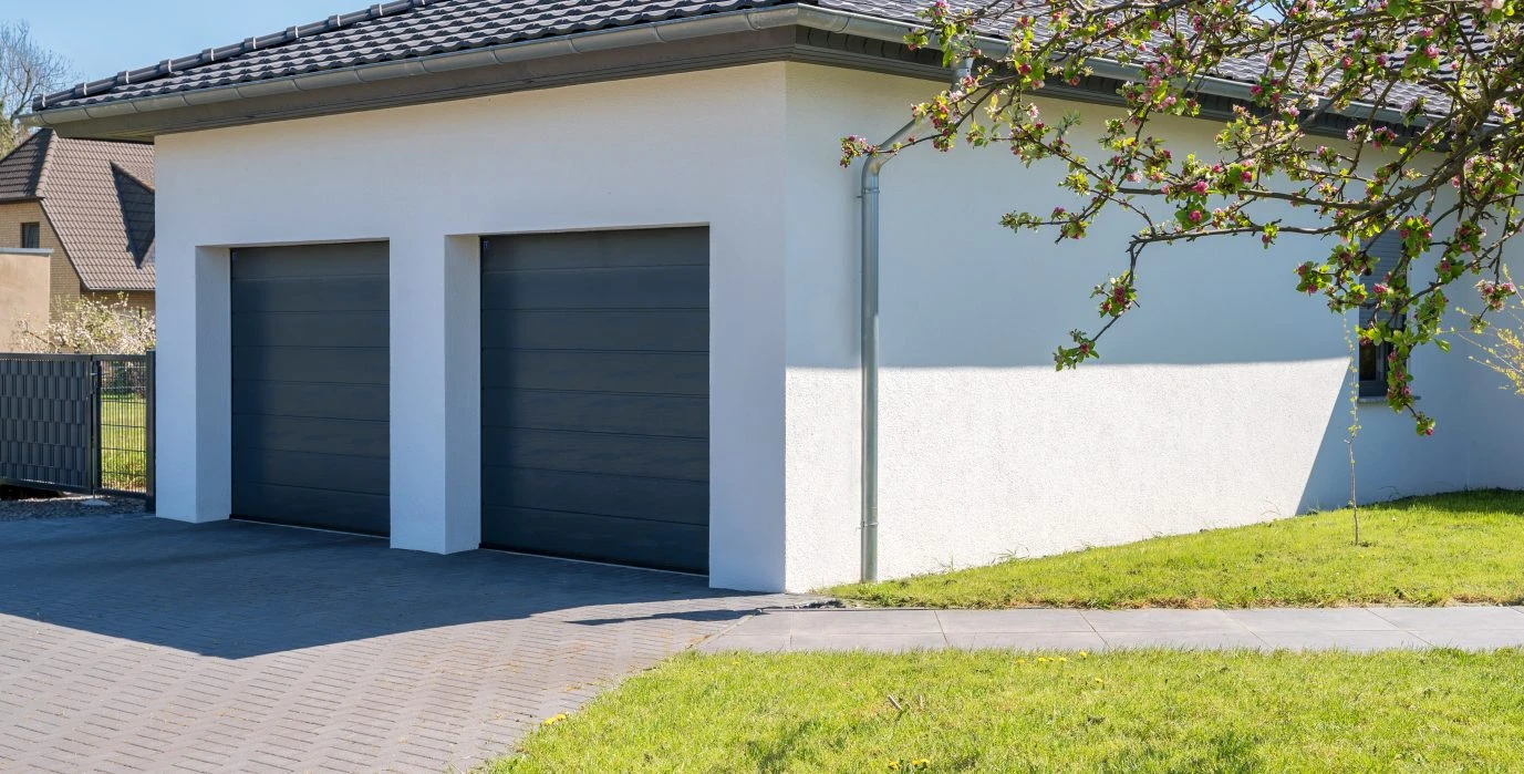 Porte de garage sectionnelle de la marque Soprofen