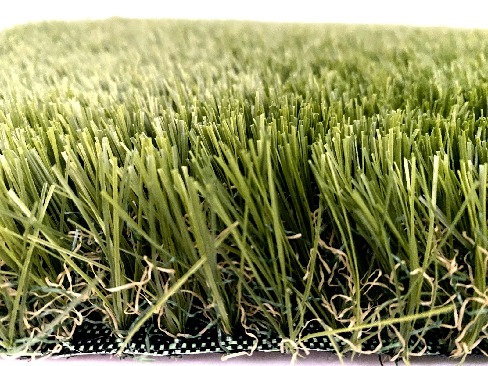 Gazon artificiel jardin PERTUIS h.35mm en stock en 2m et 4m de large