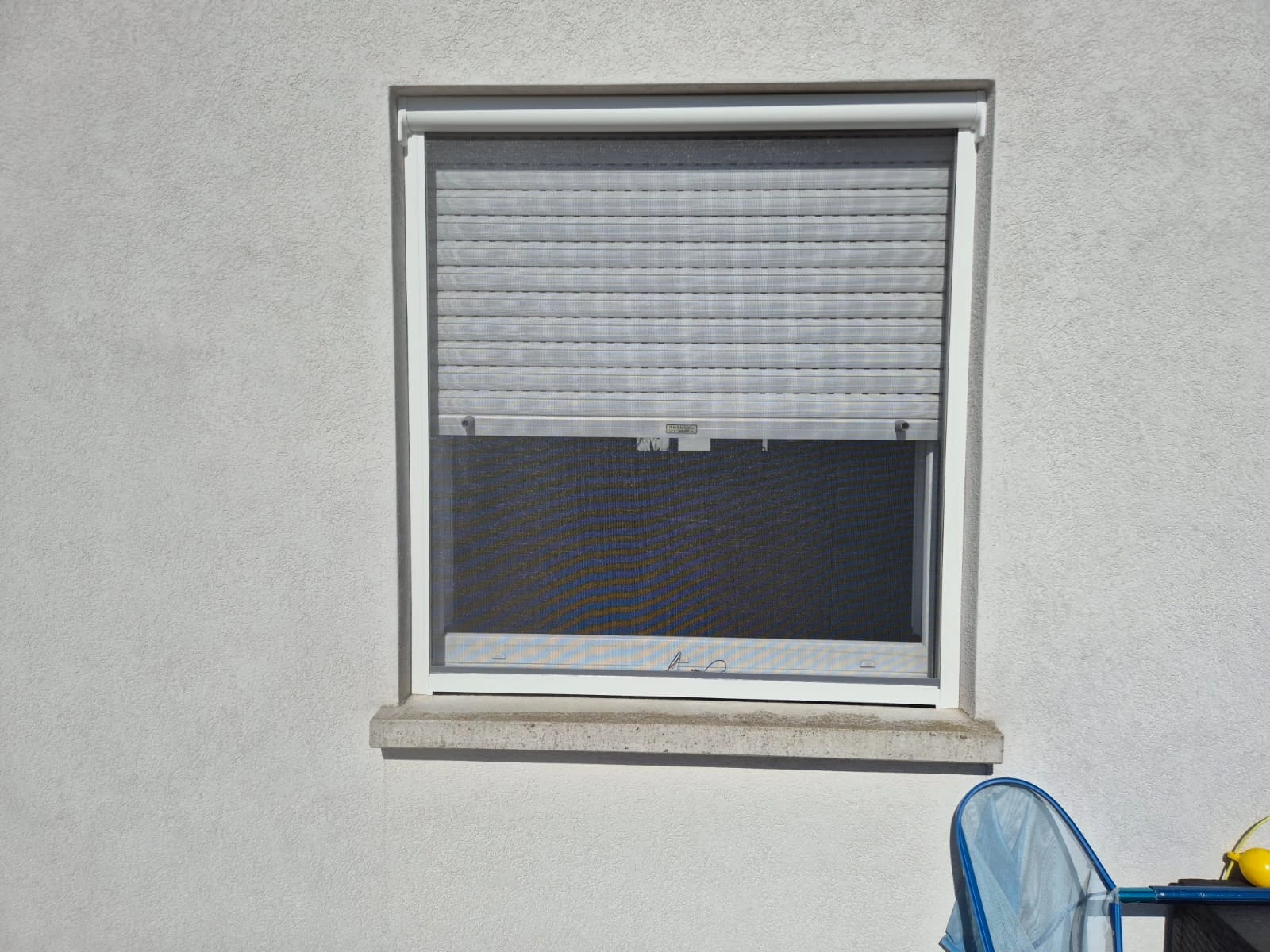 Moustiquaire pour fenêtres et portes-fenêtres