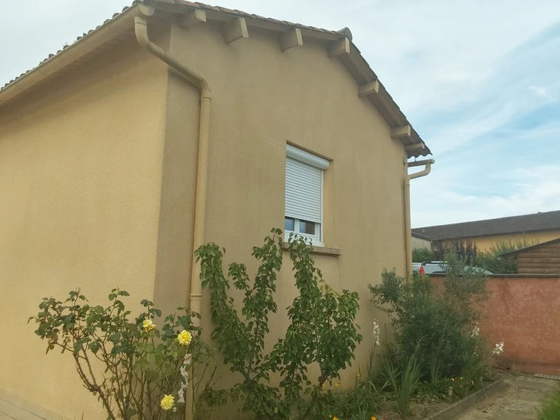 Isolation des murs par l'extérieur en polystyrène