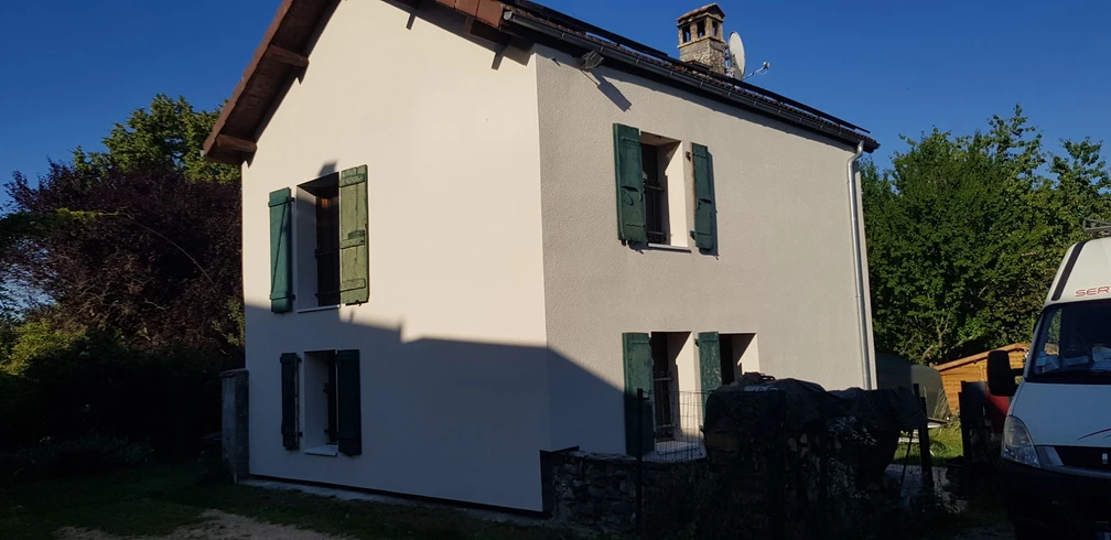 Isolation des murs par l'extérieur en laine de roche