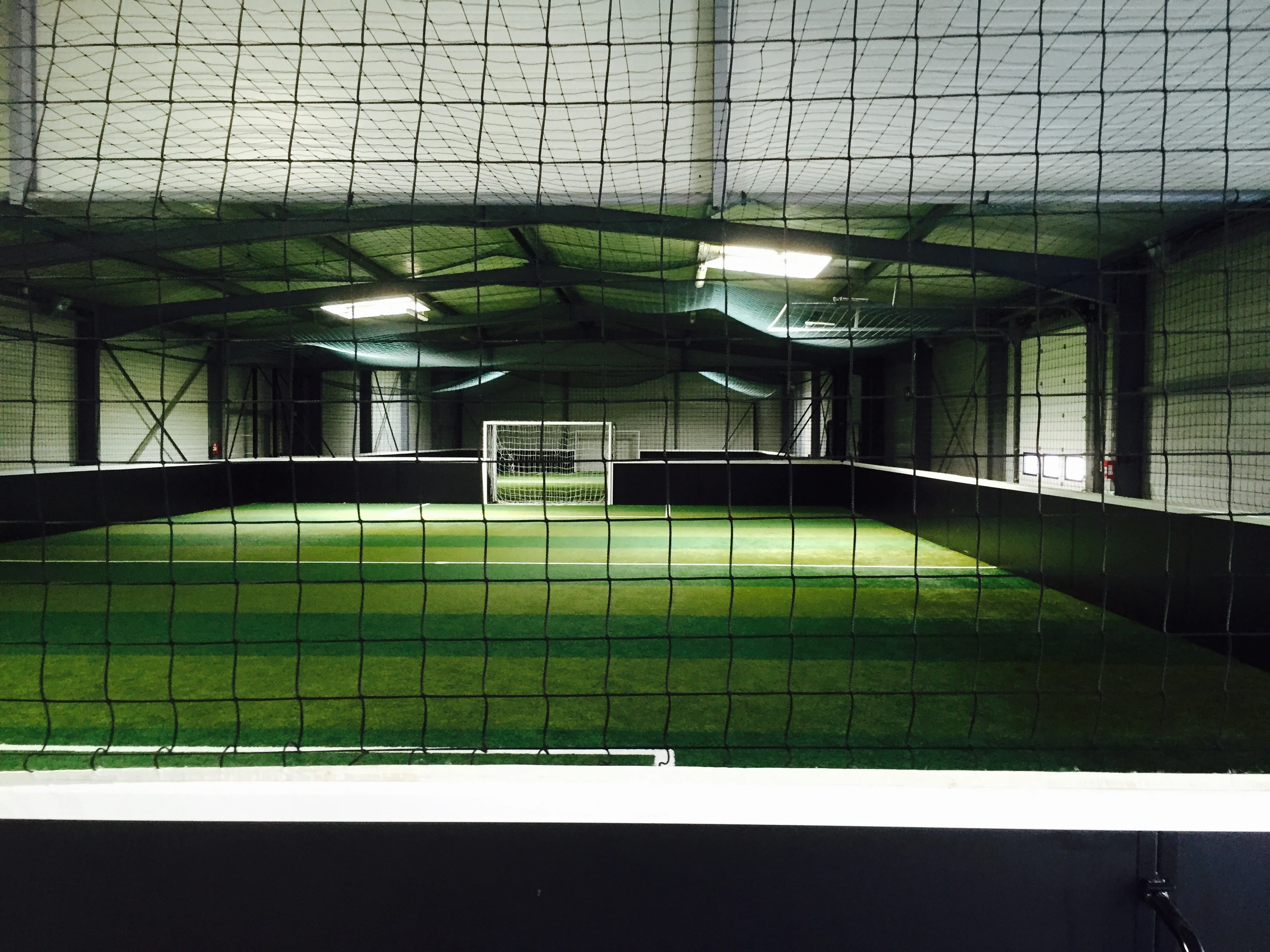 Structure de foot soccer 5 en salle indoor d'occasion