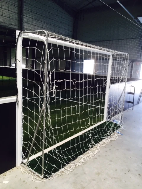 Structure de foot soccer 5 en salle indoor d'occasion