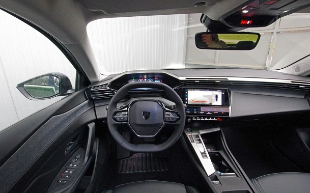 Peugeot 308 III PHEV 225 E-EAT8 GToduit