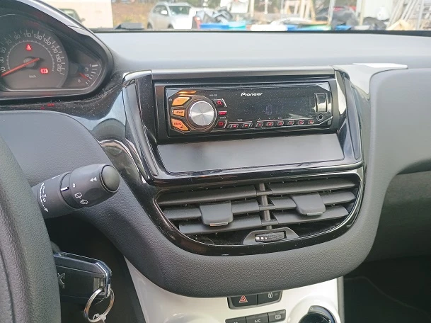 PEUGEOT 208 LIKE 10I 75 CH