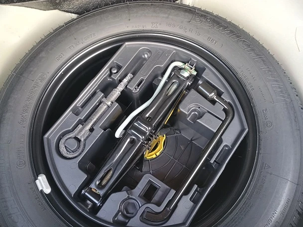 PEUGEOT 208 LIKE 10I 75 CH