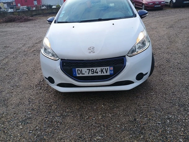 PEUGEOT 208 LIKE 10I 75 CH