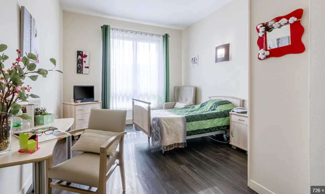 Investissement en chambre médicalisée en EHPAD au loyer de 512 € garanti net d'impôt pour la retraite complémentaire.