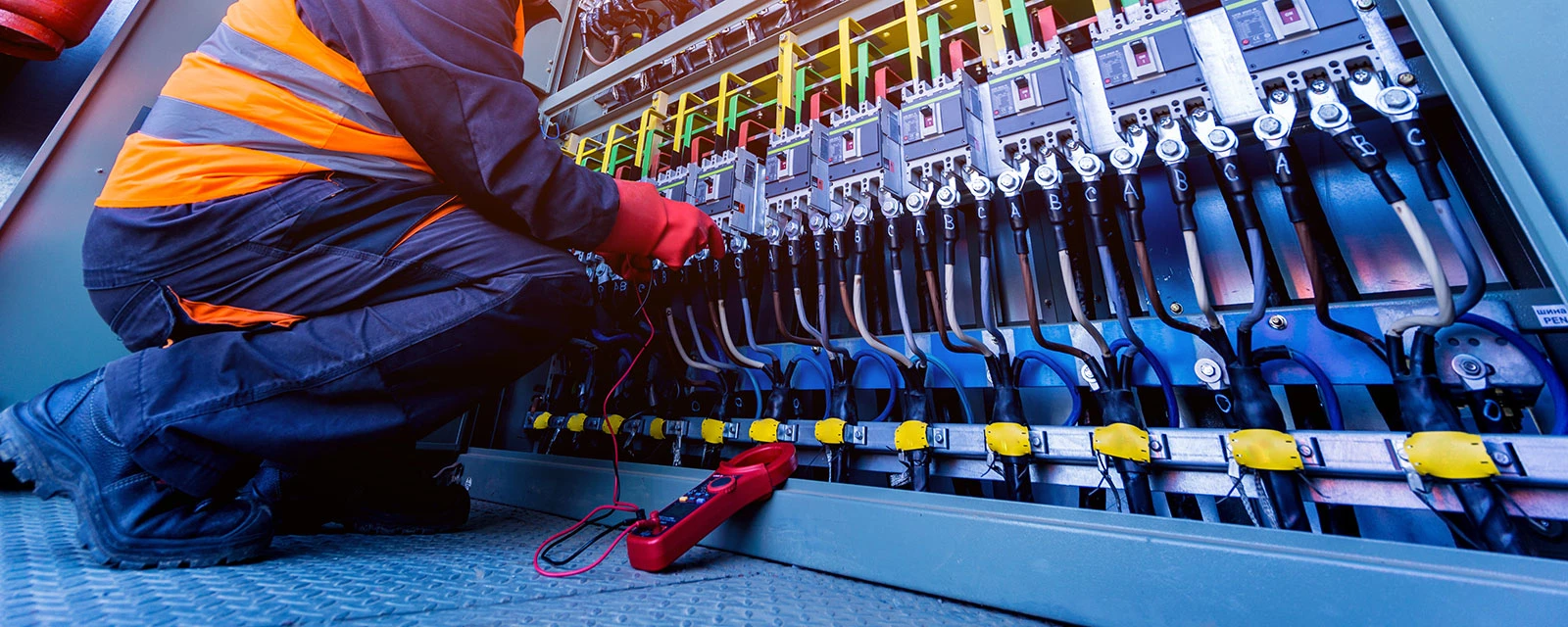 Interventions électriques professionnelles pour entreprises et collectivités – SITEL