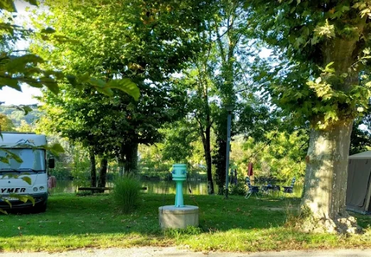 Emplacement avec électricité pour caravane