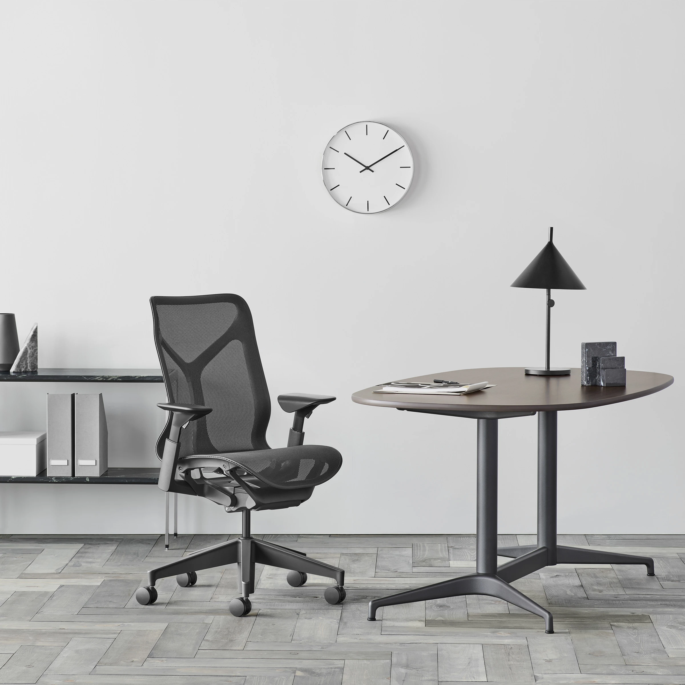 Fauteuil COSM Graphite dossier Medium - Herman MILLER
