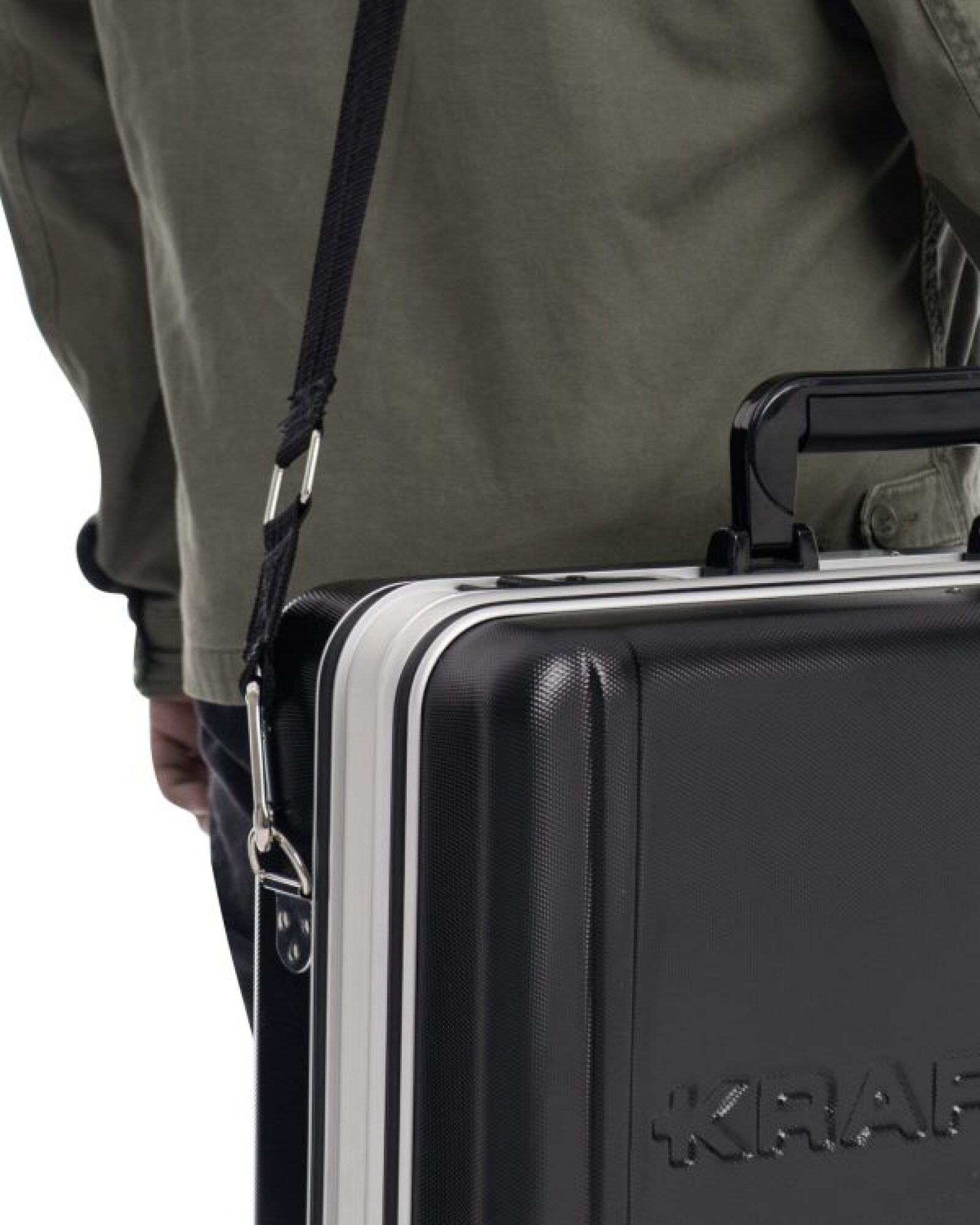 Valise équipée de 185 outils professionnels 1/4″-3/8″ (P300) KRAFTWERK