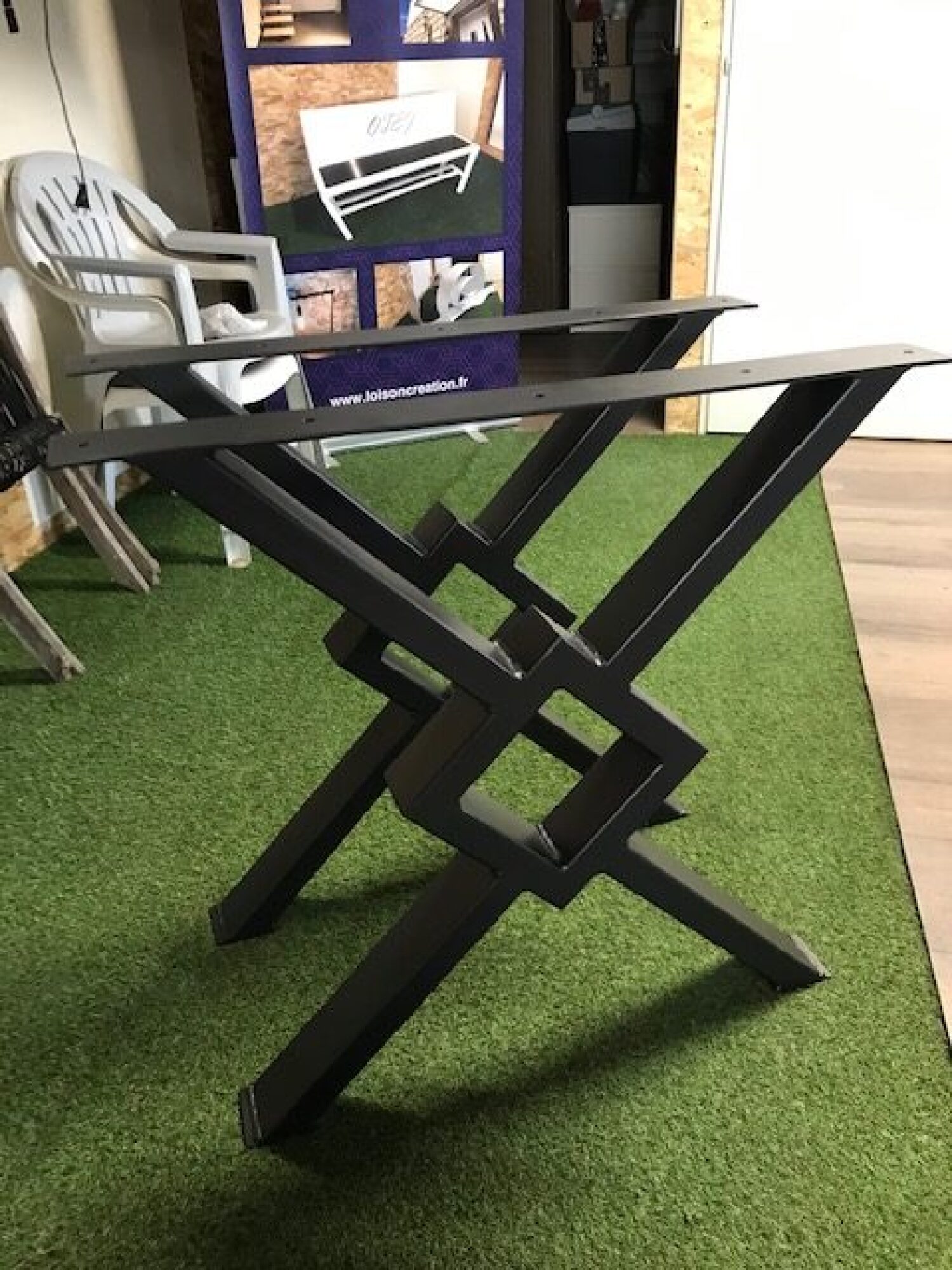 Pieds de table en acier en forme de X avec carré LOISON CREATION