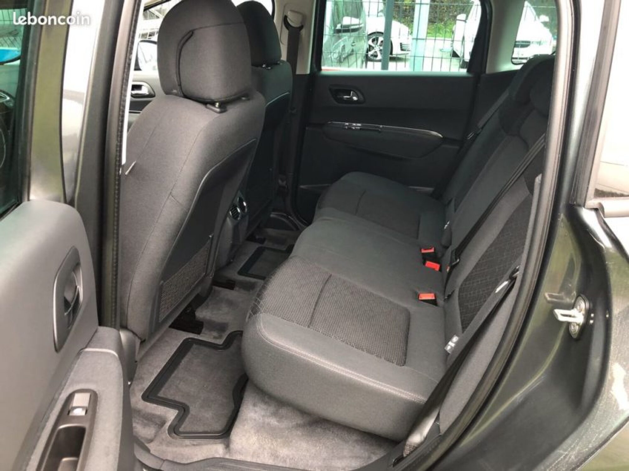 Peugeot 3008 1.6 L HDI 120 CV BUSINESS PACK+GRIP CONTROL