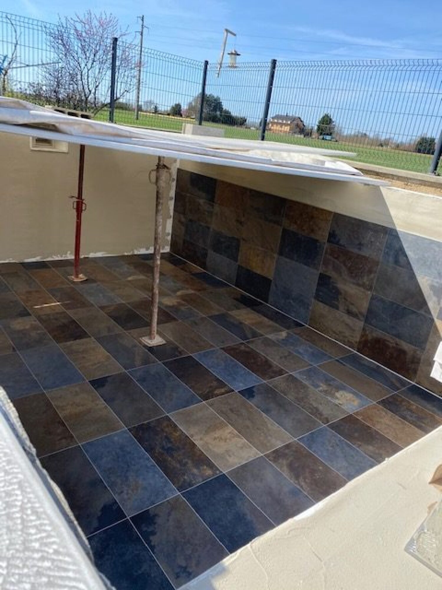 Carrelage de la piscine