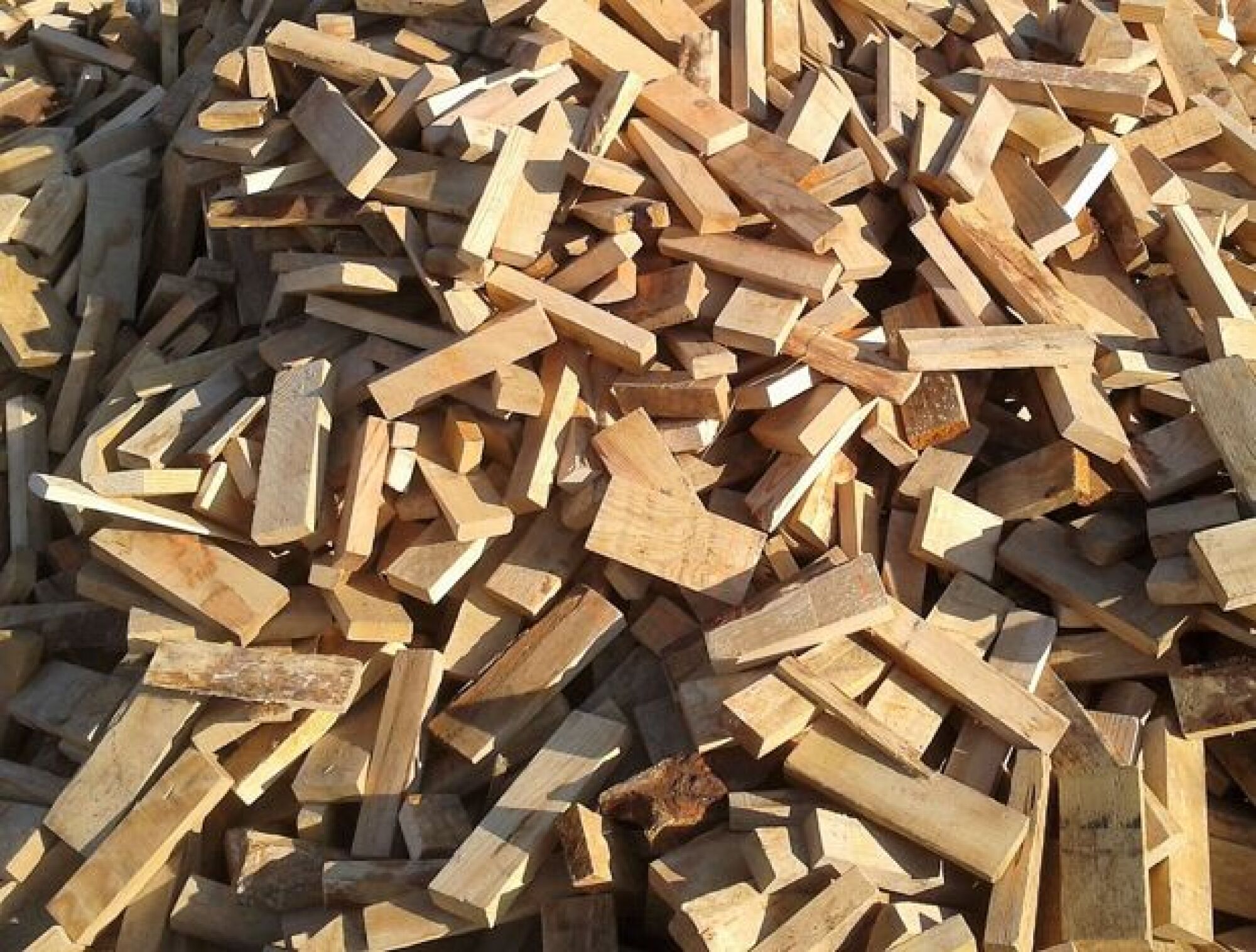 Chute de bois de chauffage