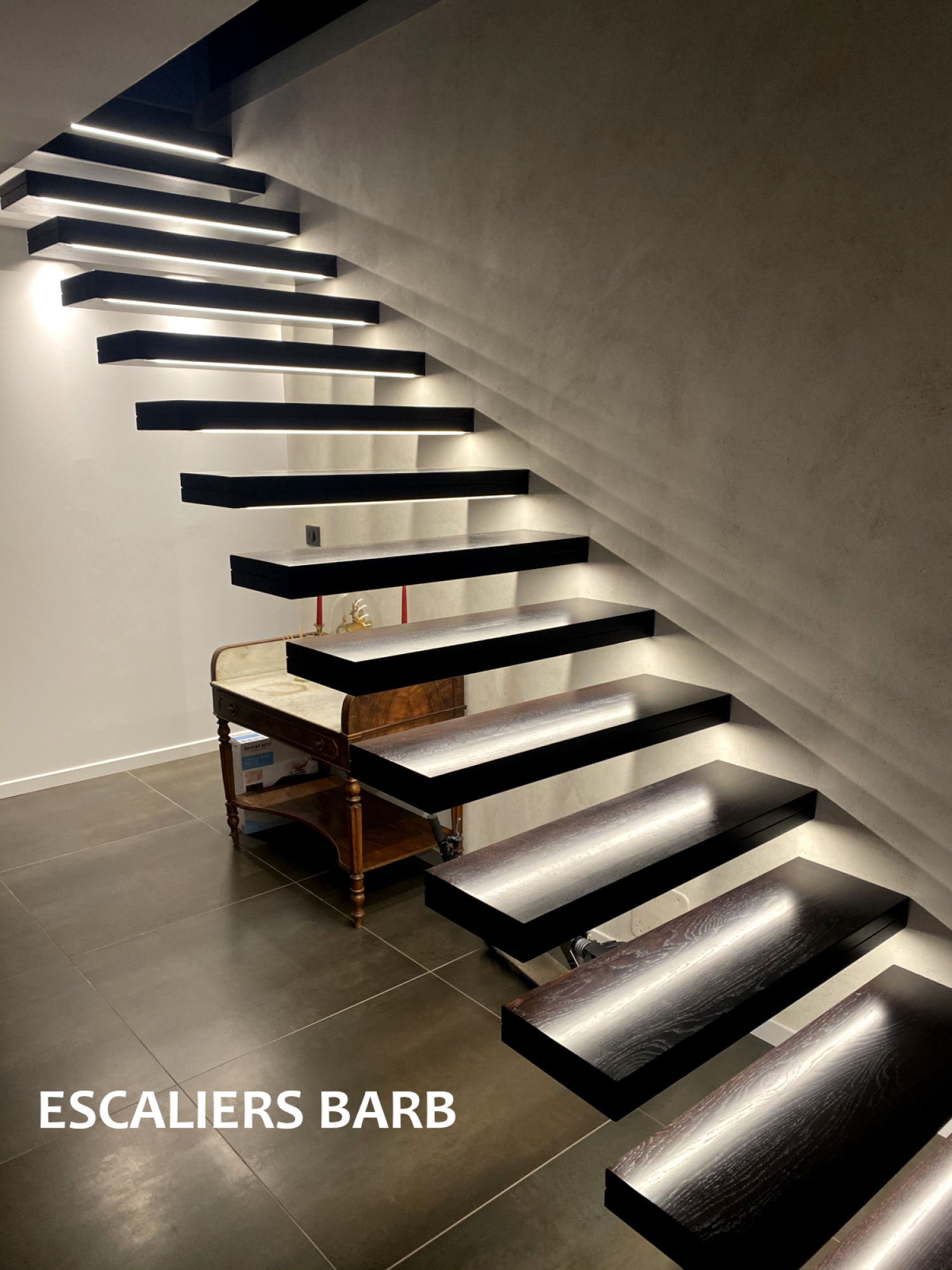 Escalier suspendu