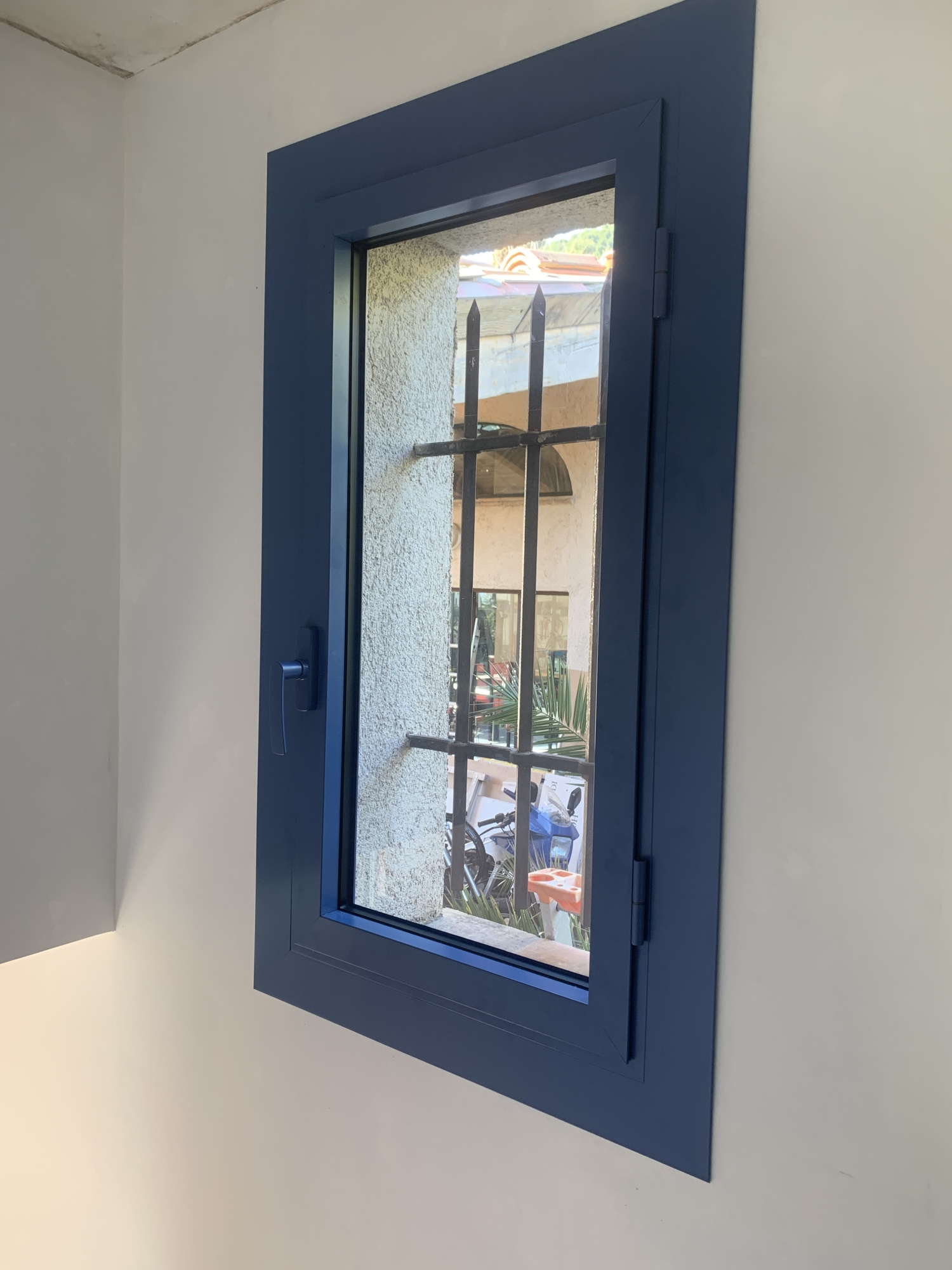 Fenêtre aluminium ouvrant à la française