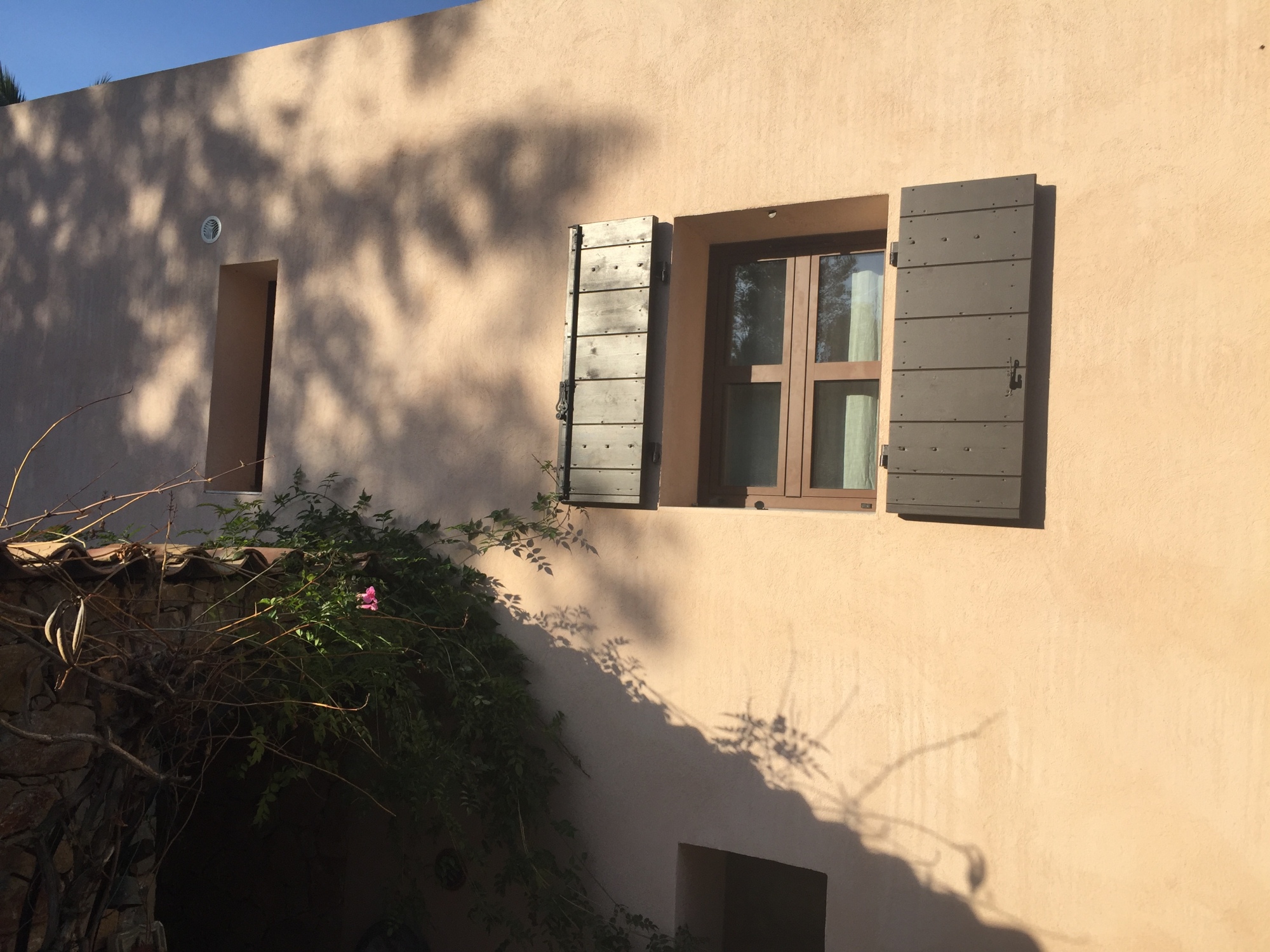 Fenêtre aluminium ouvrant à la française