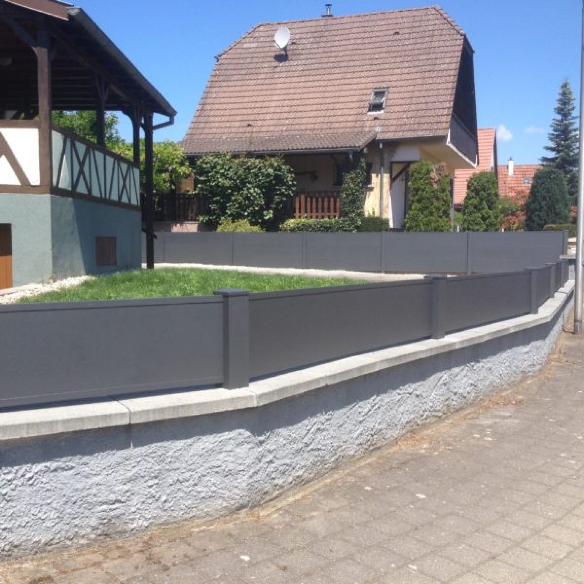 Fourniture et pose clôture aluminium