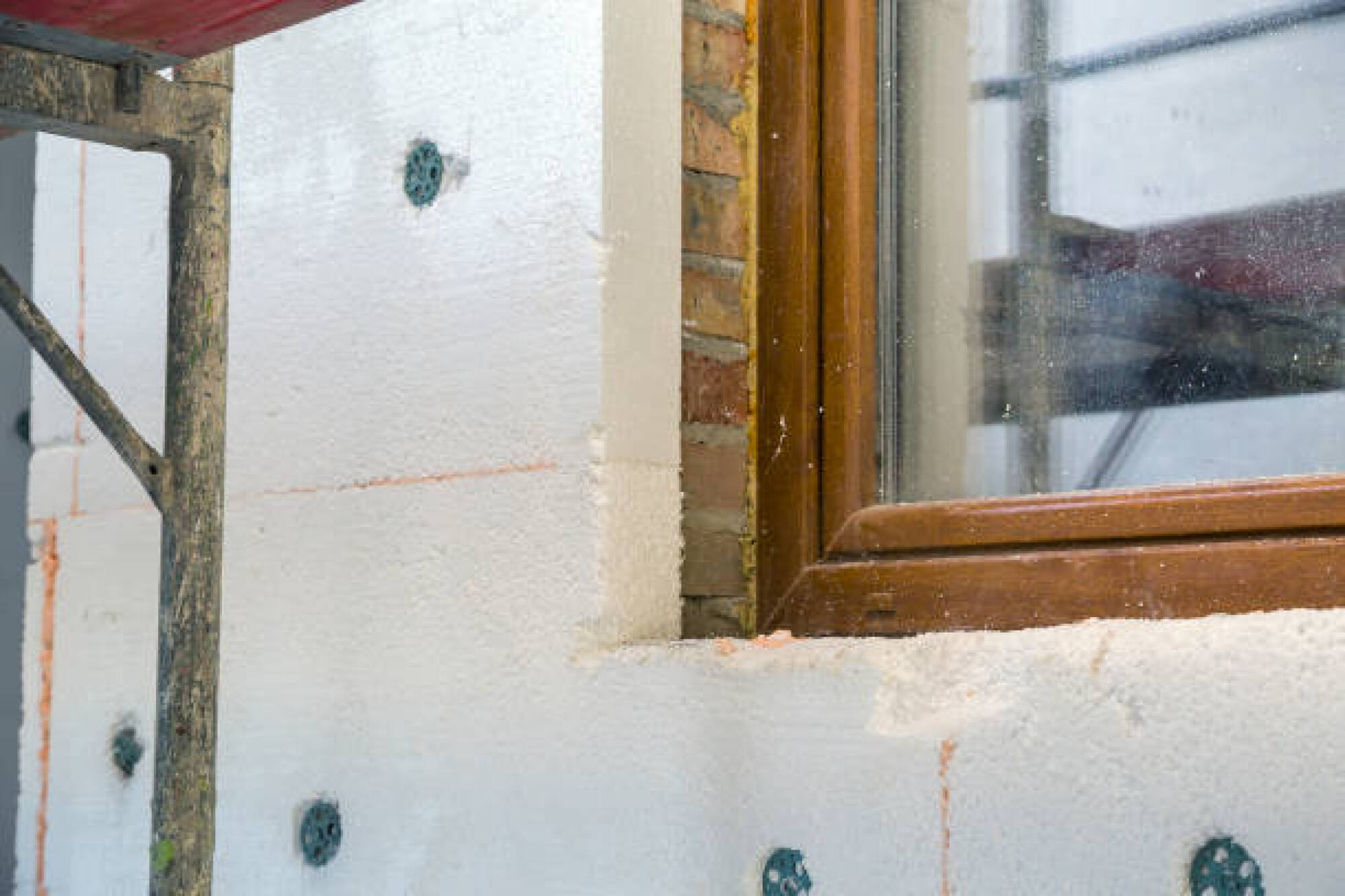 Isolation extérieur de mur avec fenêtre