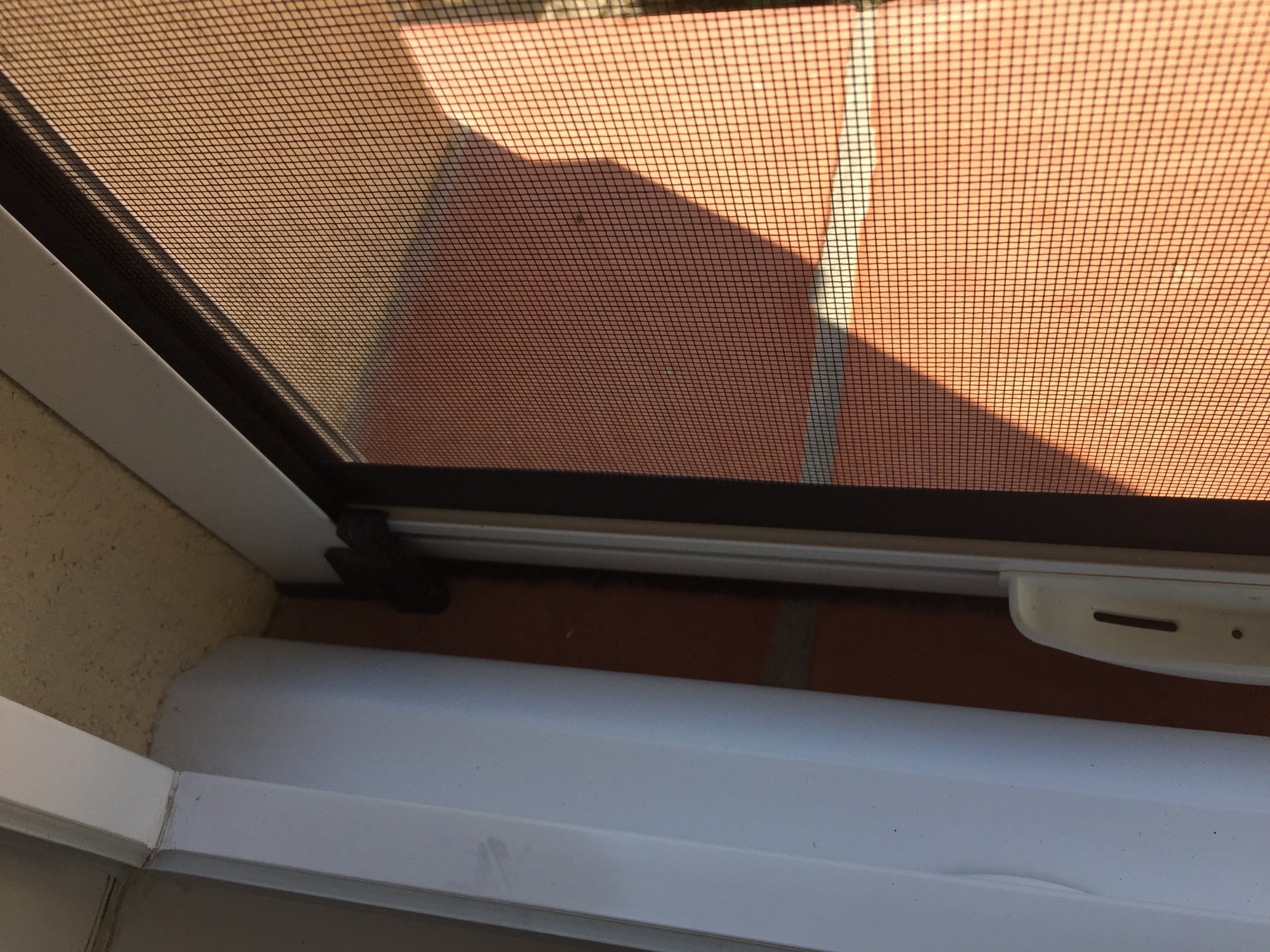 Moustiquaire enroulable verticale