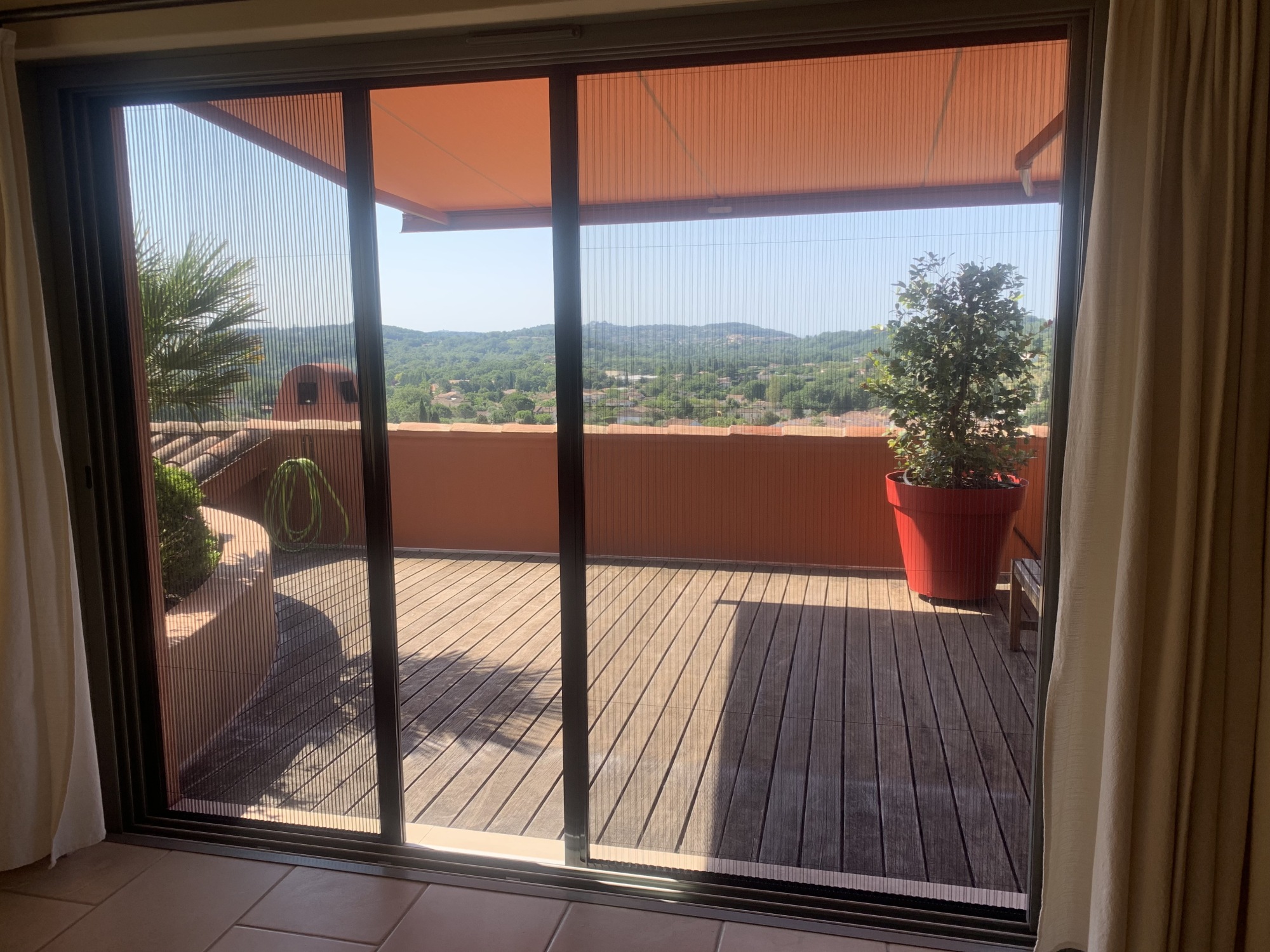 Moustiquaire plissée latérale