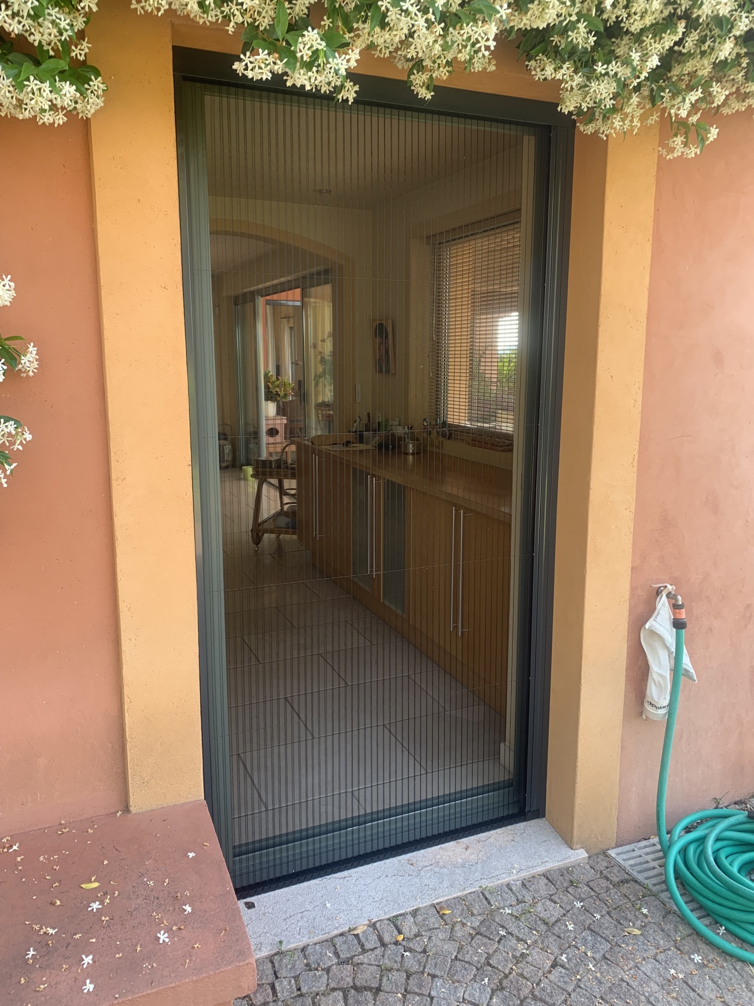 Moustiquaire plissée latérale