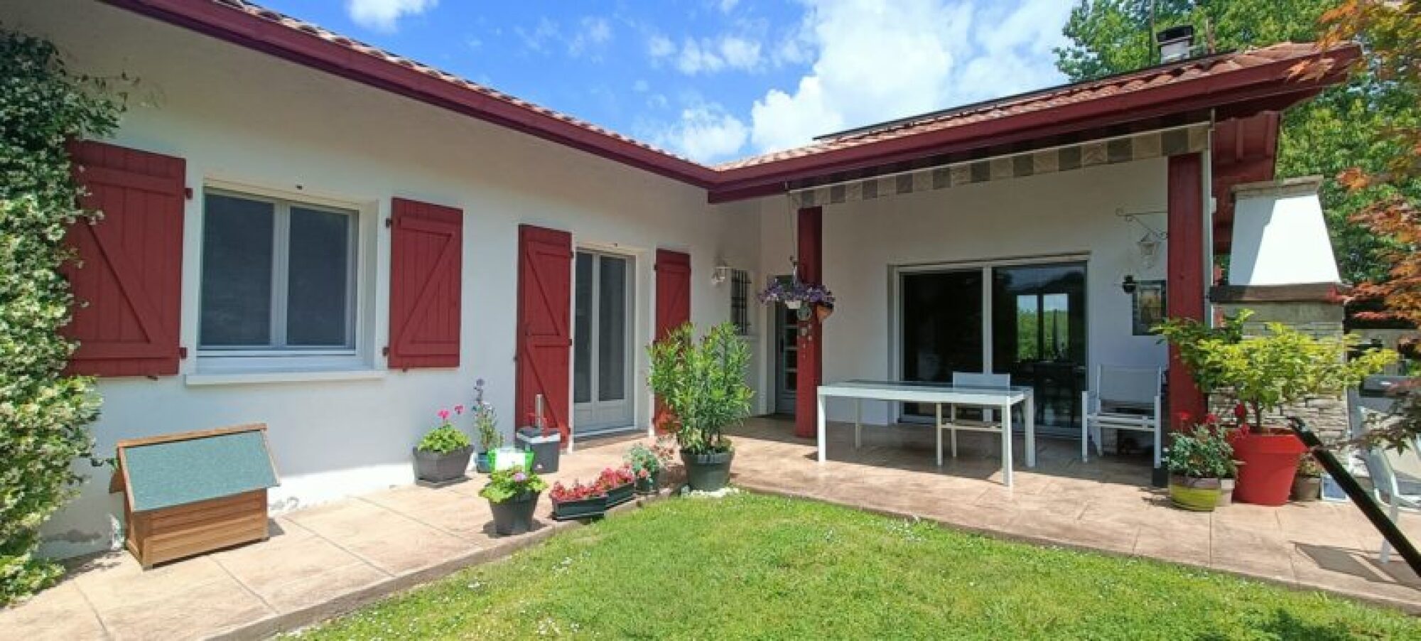 Pose de moustiquaire enroulable sur mesure