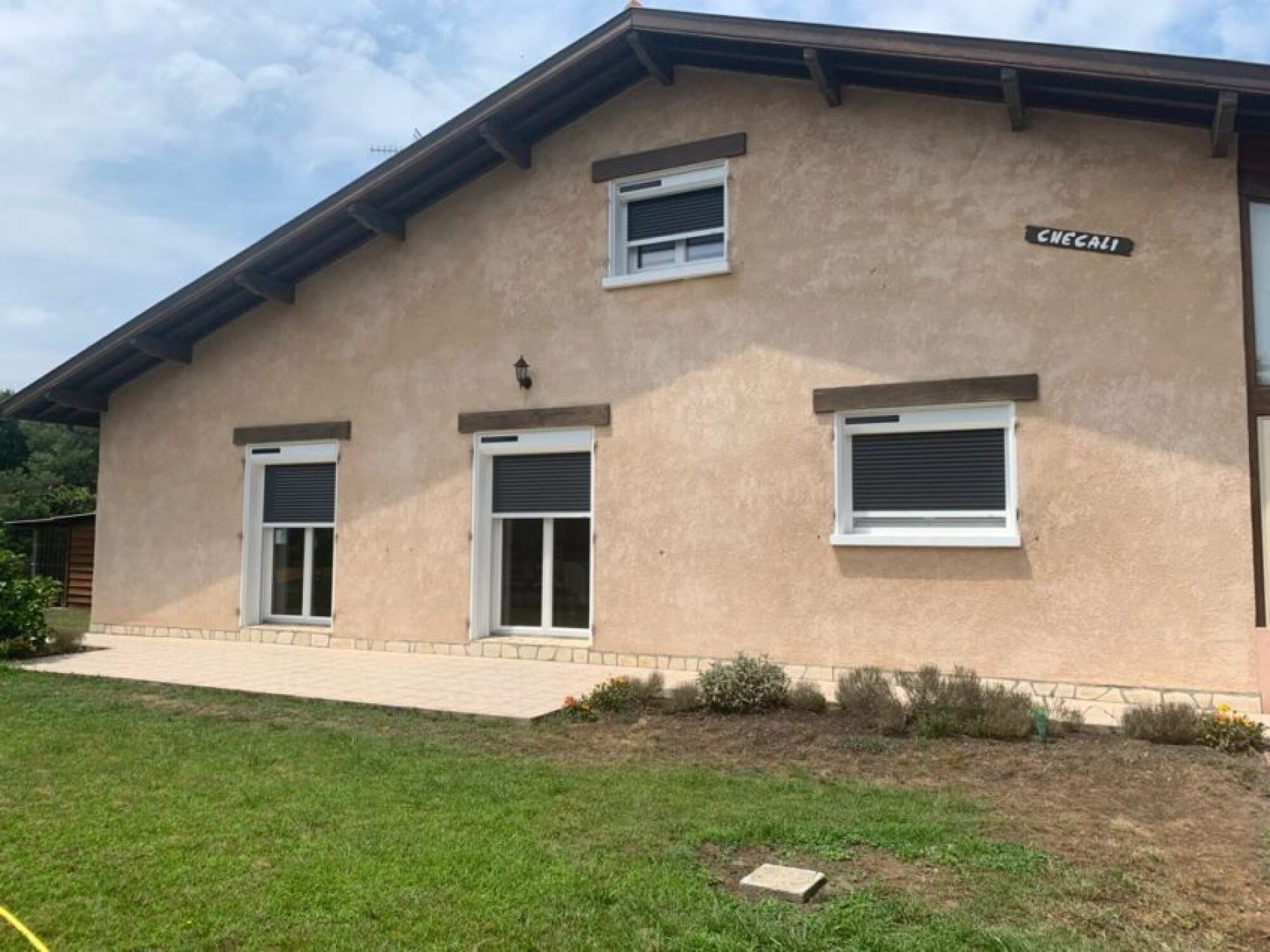 Pose de volets roulants pvc ou alu sur mesure