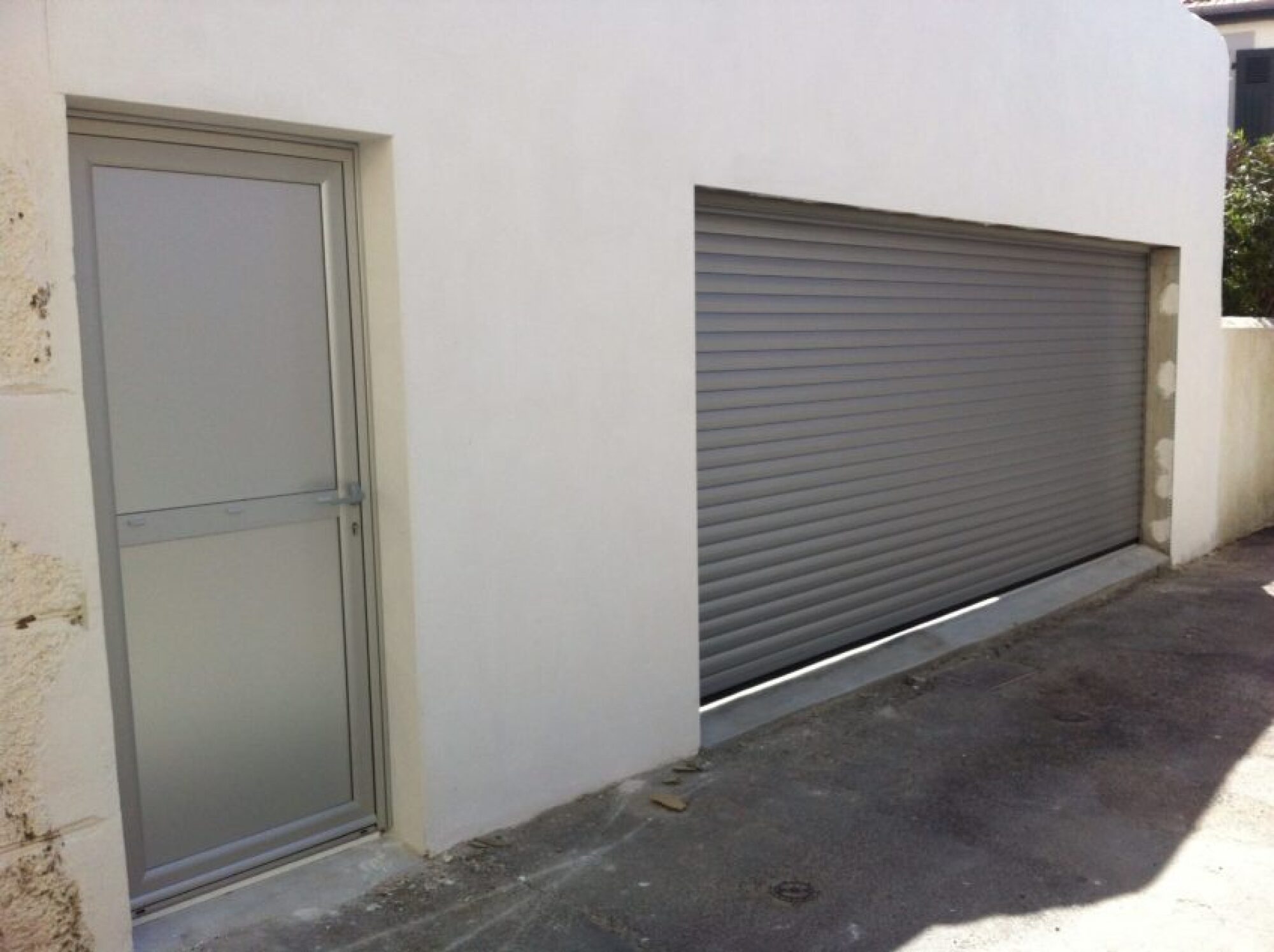 Pose porte de garage sur mesure