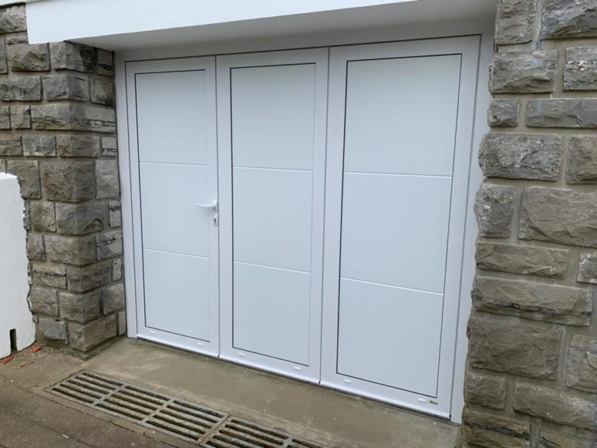 Pose porte de garage sur mesure