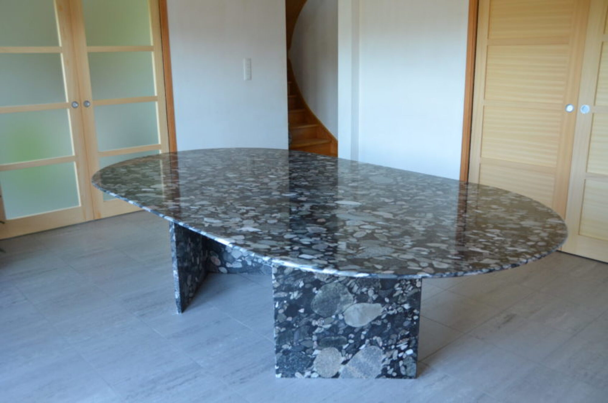 Réalisation de table salle à manger sur mesure en granit - Aménagement intérieur