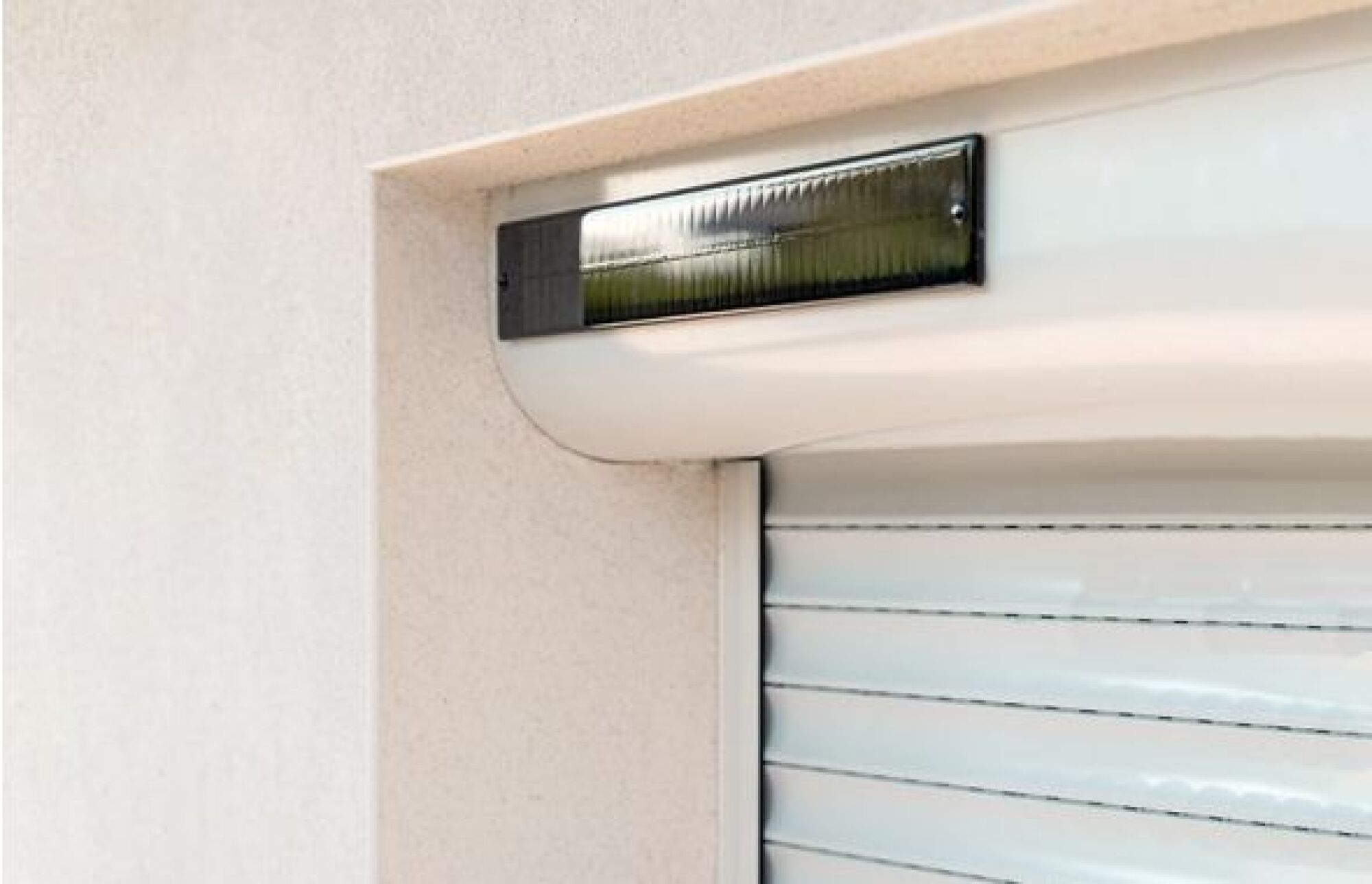 Volet roulant monobloc solaire