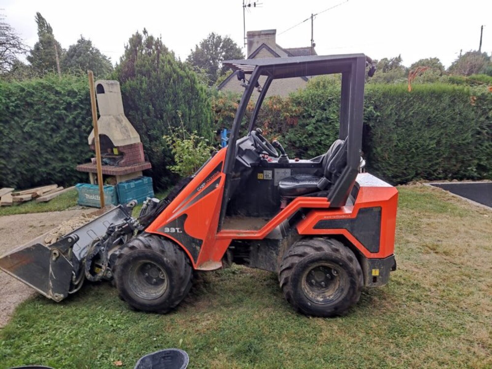 Location de mini chargeur avec chauffeur départ Liffré retour Liffré
