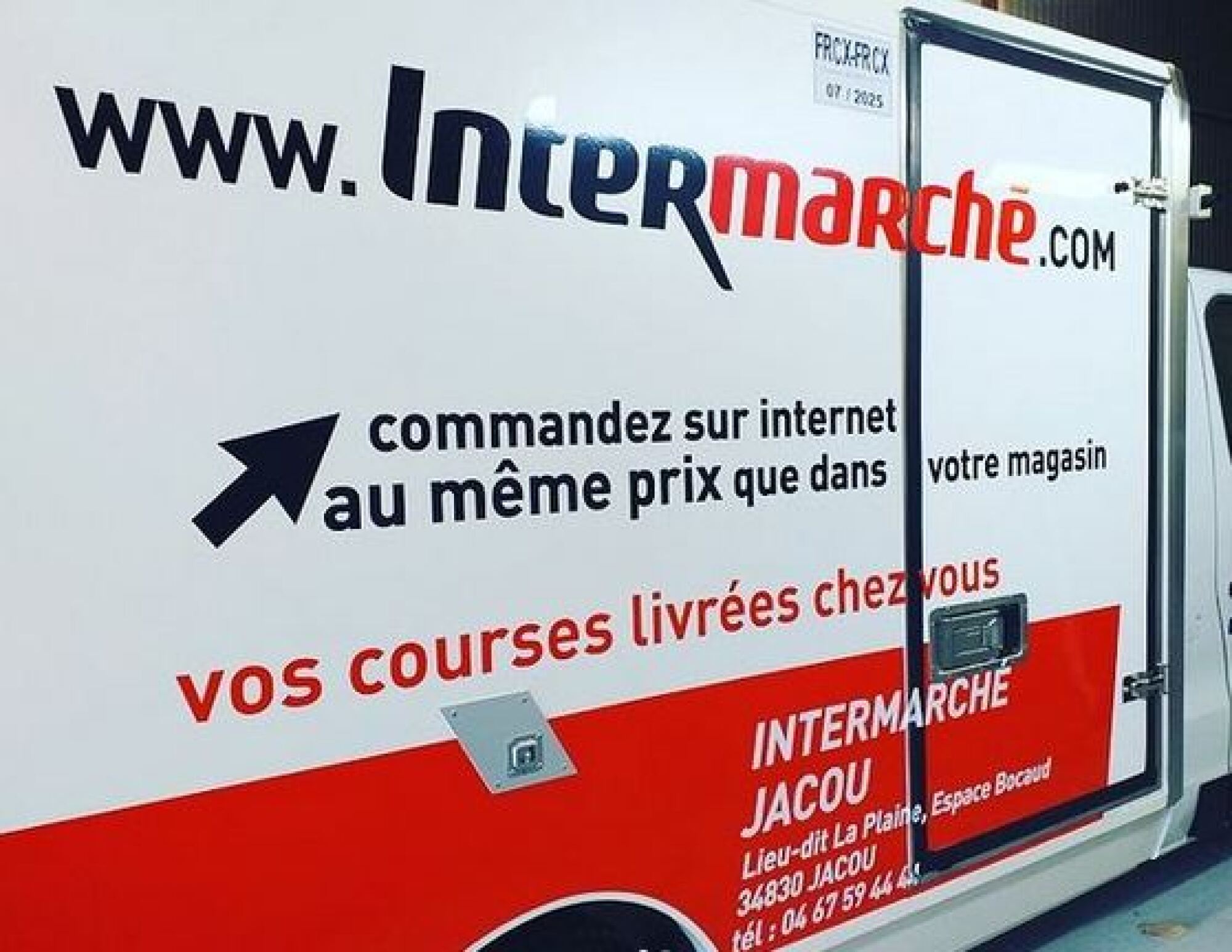 Marquage et décoration adhésive sur véhicule