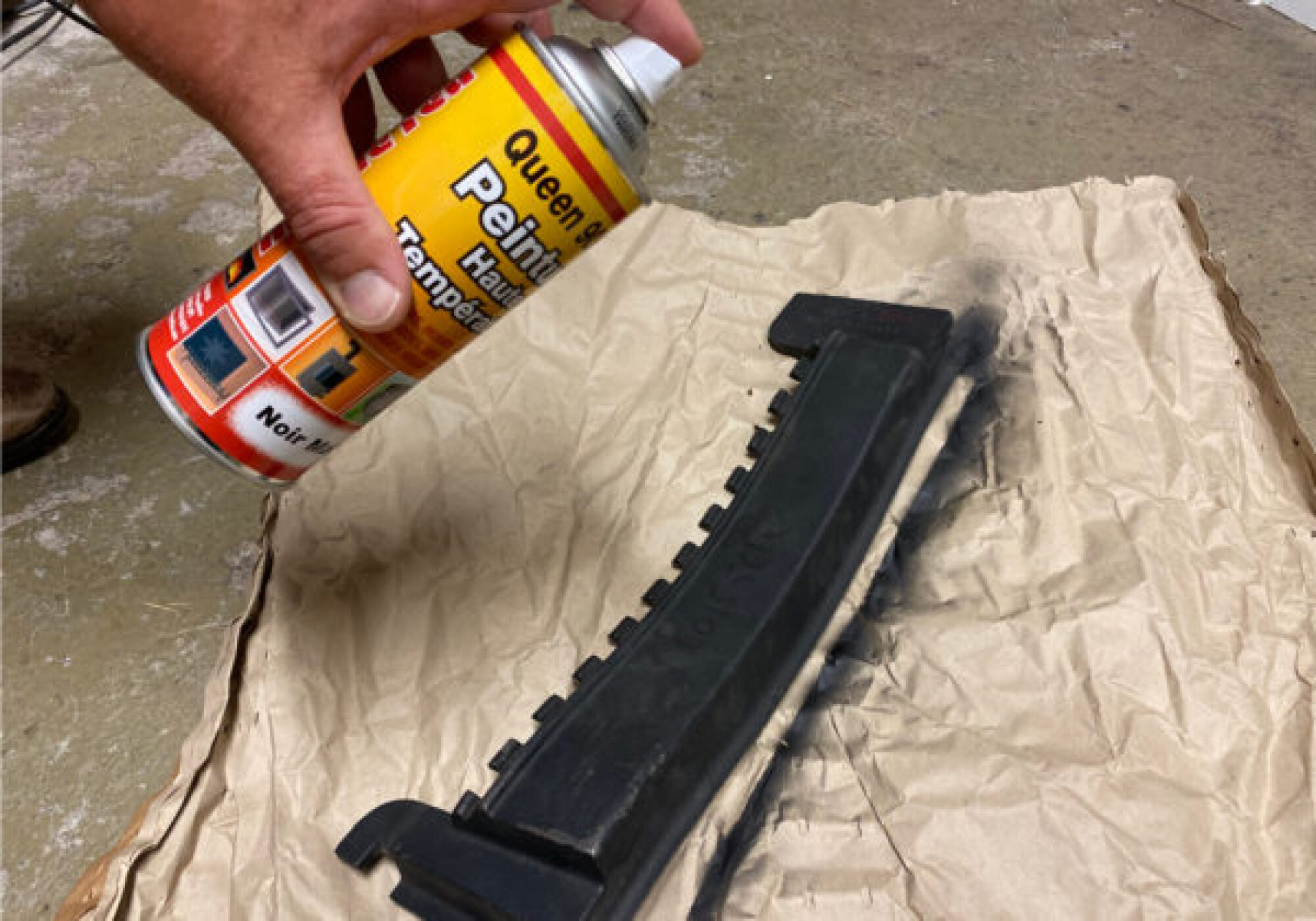 Peinture haute température 900° pour foyers, inserts et poêles gris anthracite