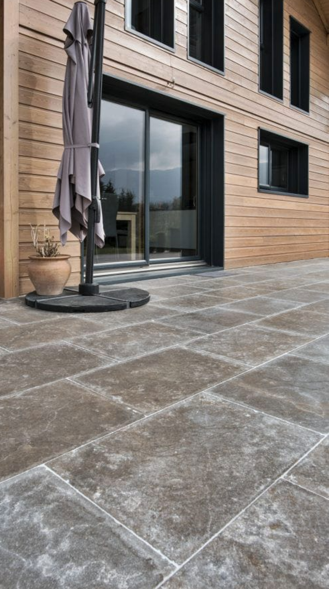 Pierre naturelle, Dalle Tèbe extérieur