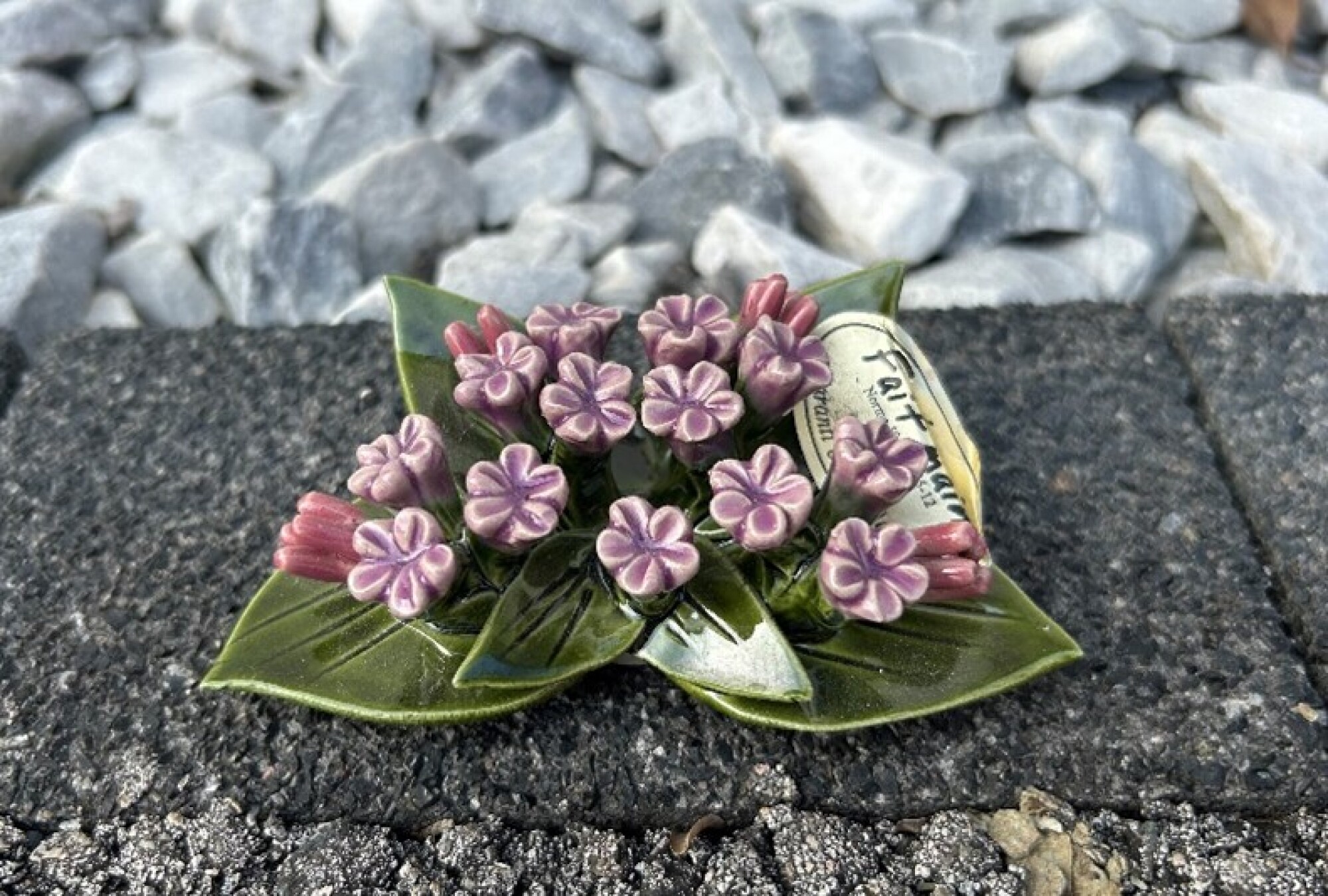 Céramiques - Articles Funéraires - Fleurs Blanches et Colorées